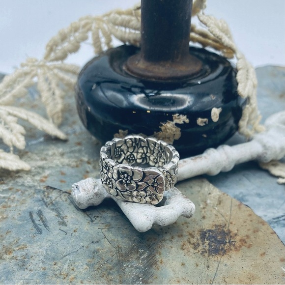 Vintage. Hard to find “Love Precious Flower” spoon ring from the 70’s - Picture 1 of 3